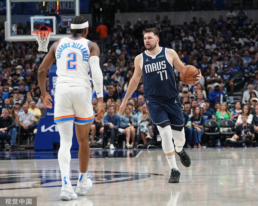 截然不同 截然不同