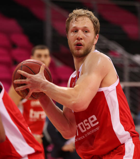 要他时站出 要他时站出