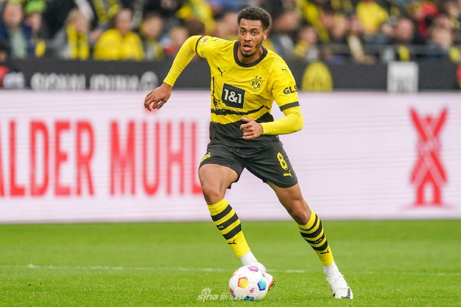 球过半场 球过半场