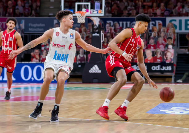 正是由于队 正是由于队